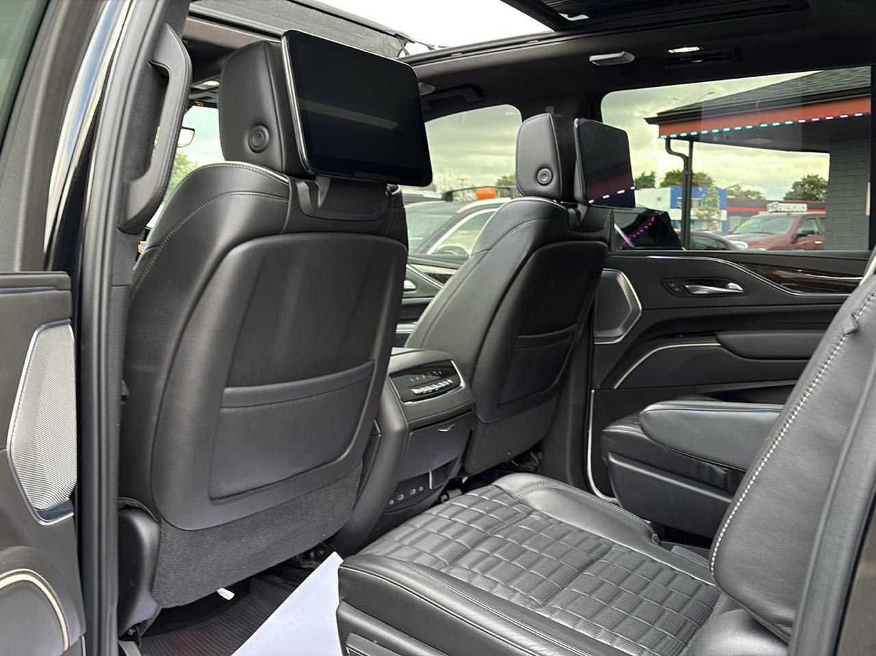 Cadillac Escalade ESV Sport Platinum AWD 2021