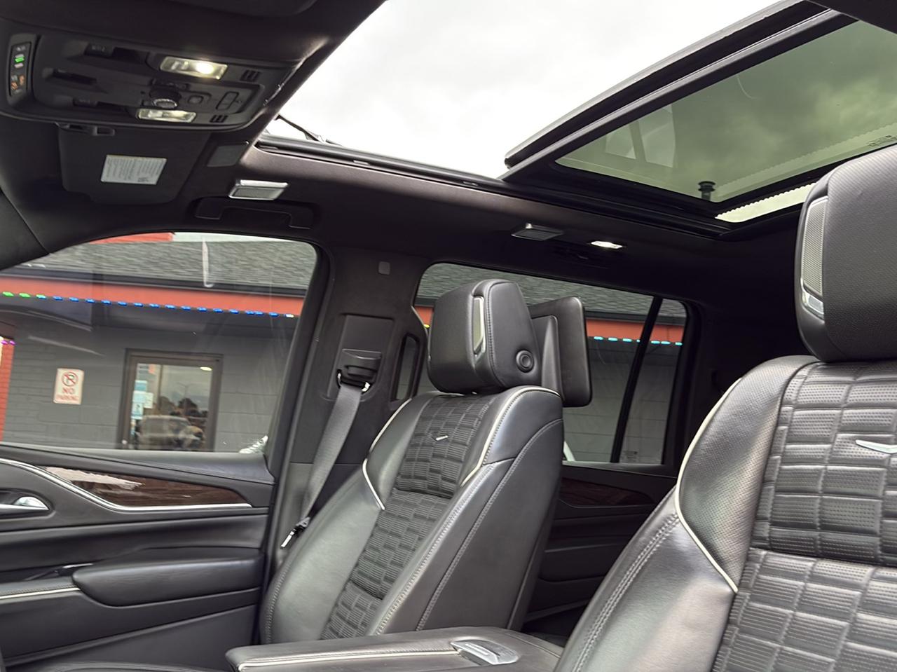 Cadillac Escalade ESV Sport Platinum AWD 2021