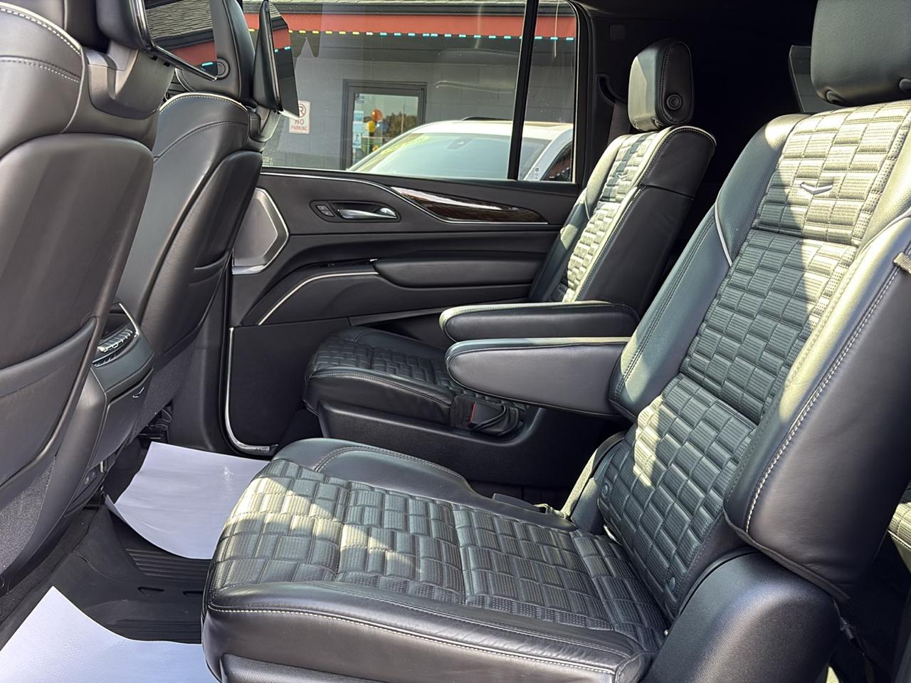 Cadillac Escalade ESV Sport Platinum AWD 2021