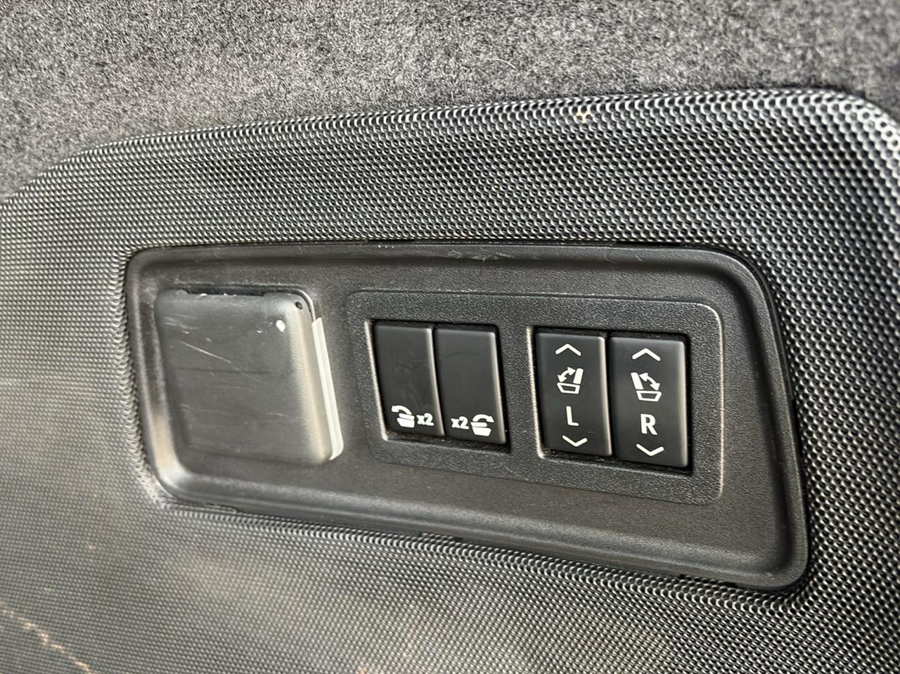 Cadillac Escalade ESV Sport Platinum AWD 2021