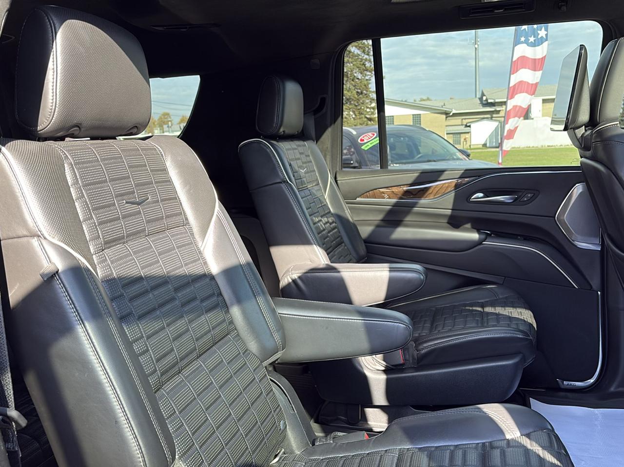 Cadillac Escalade ESV Sport Platinum AWD 2021