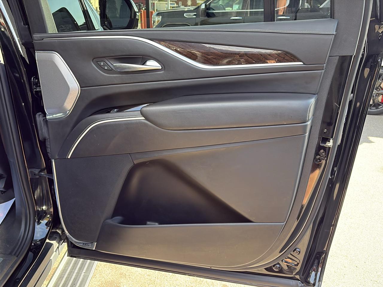 Cadillac Escalade ESV Sport Platinum AWD 2021