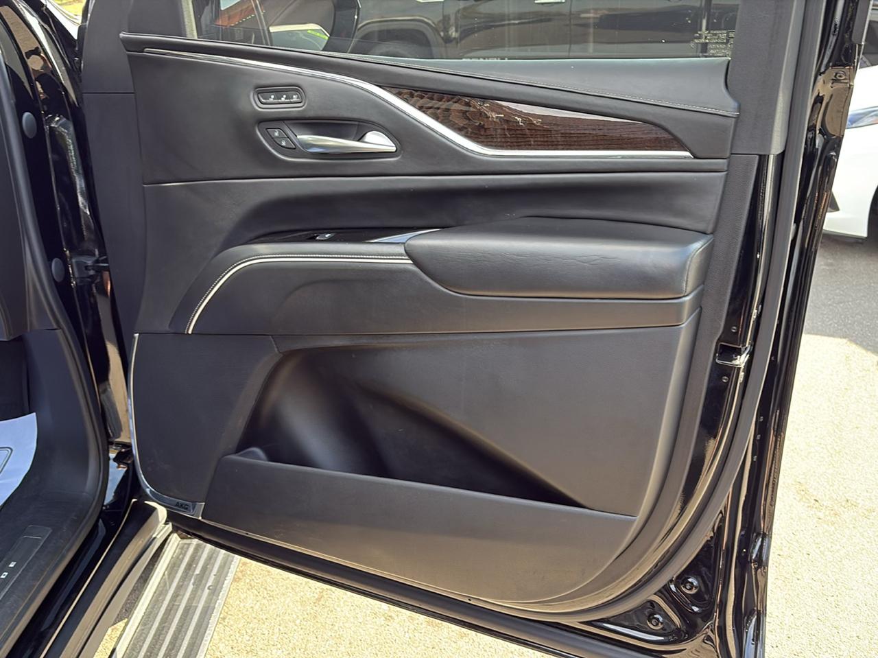Cadillac Escalade ESV Sport Platinum AWD 2021