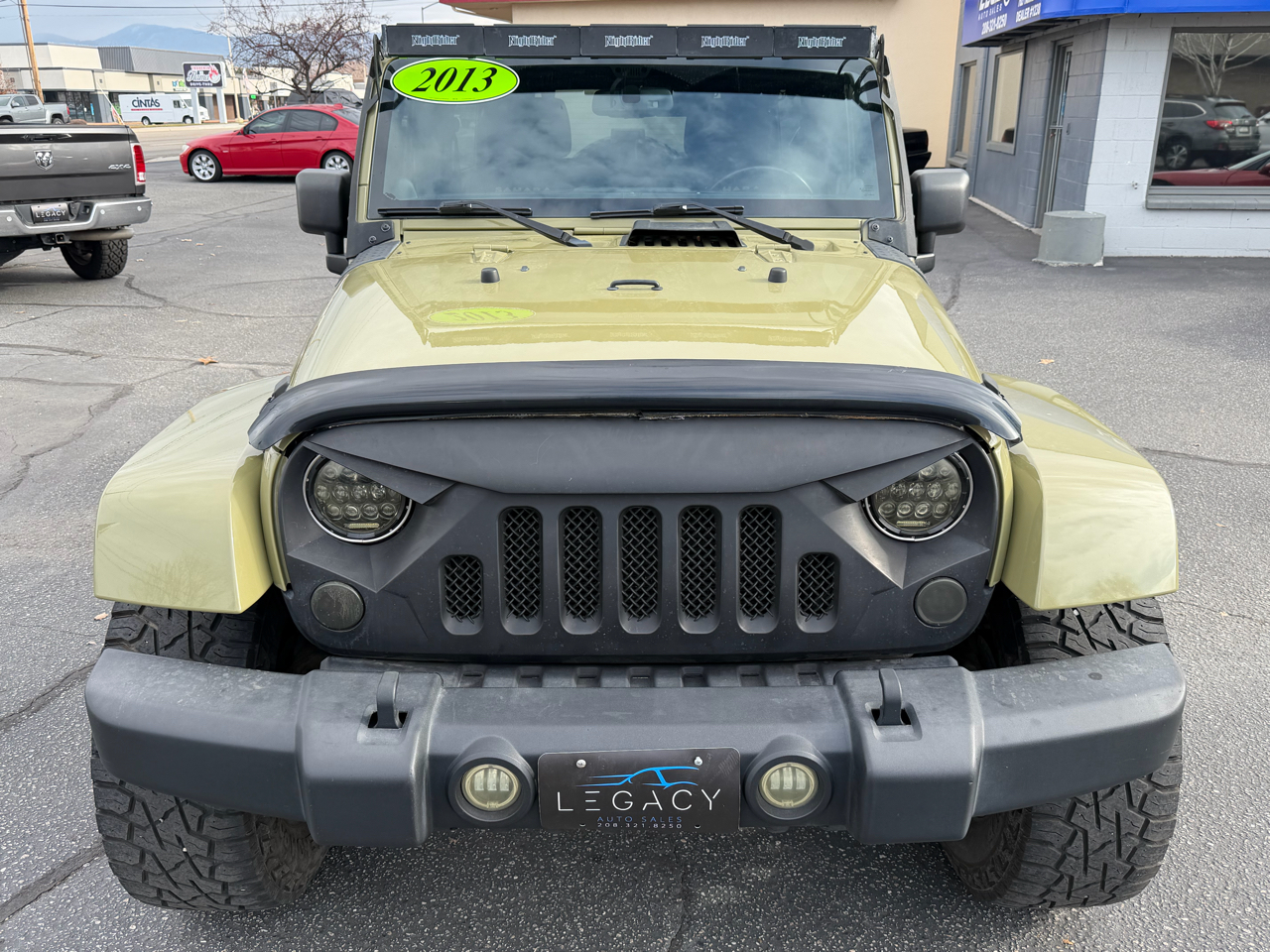 2013 Jeep Wrangler Unlimited Sahara photo 3