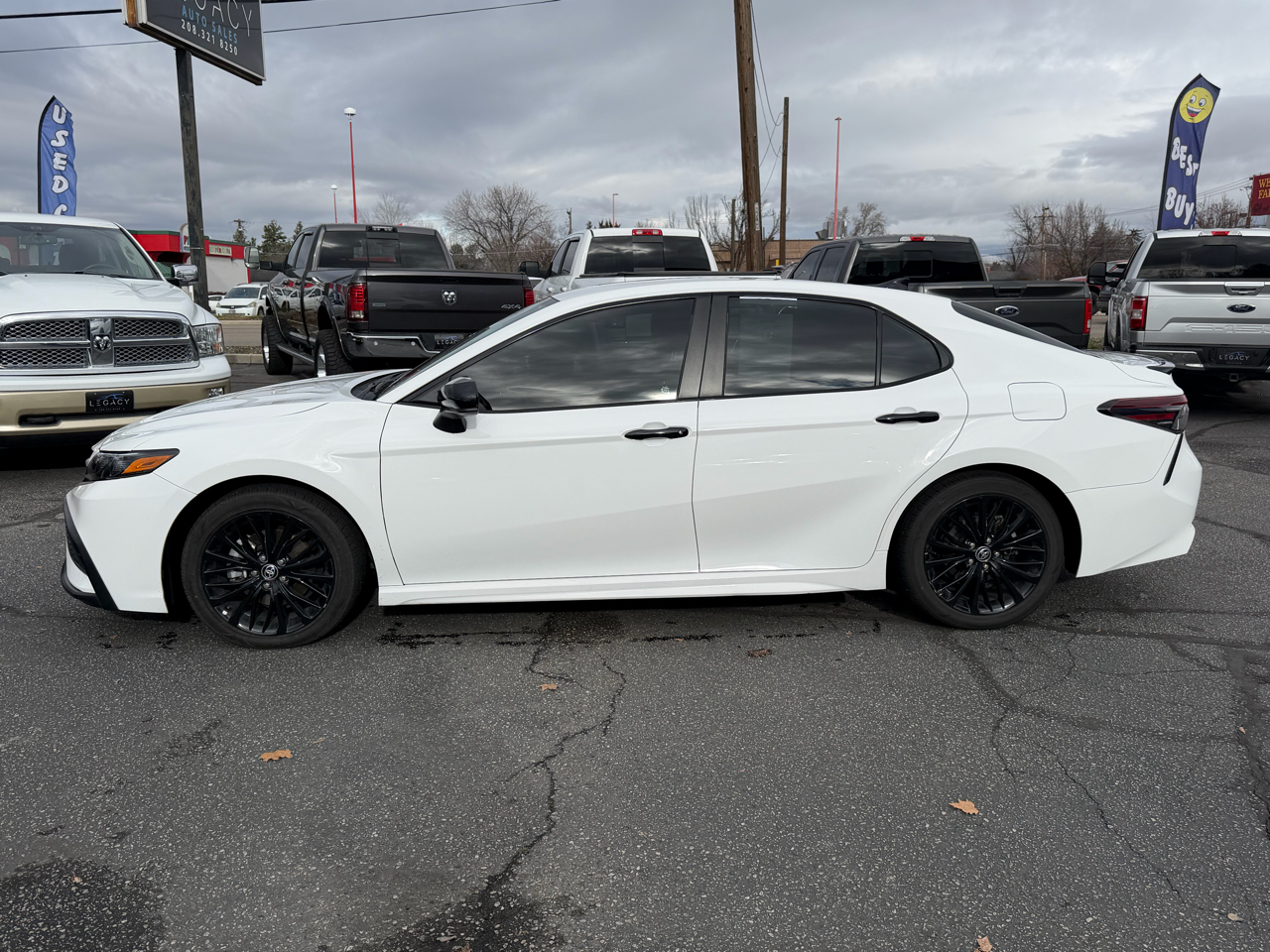 Toyota Camry SE Nightshade Edition AWD 2021