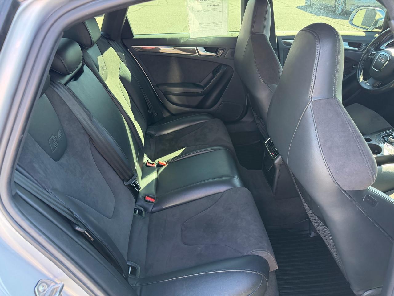 Audi S4 Sedan quattro S tronic 2012