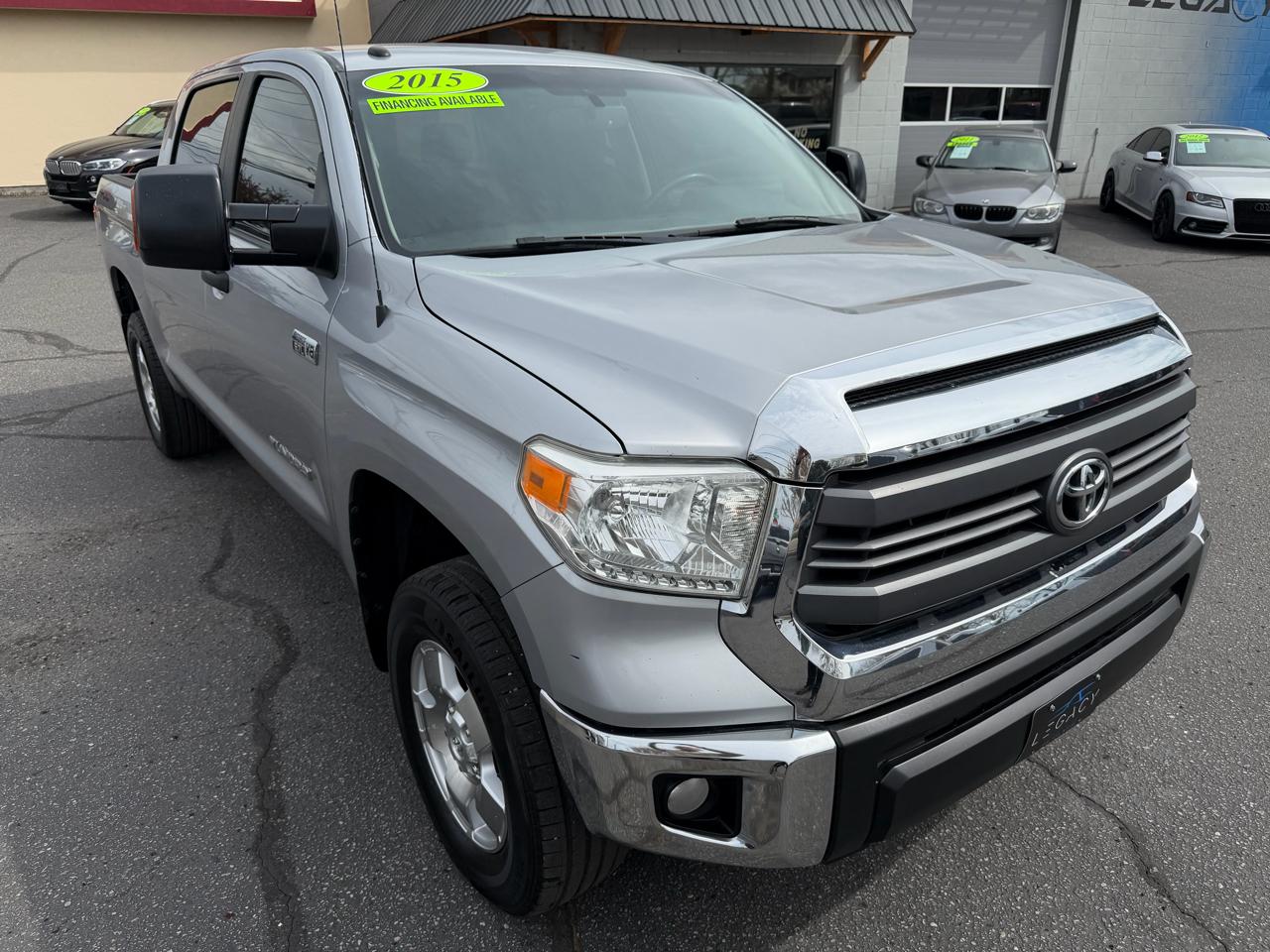 Toyota Tundra SR5 5.7L V8 CrewMax 4WD 2015