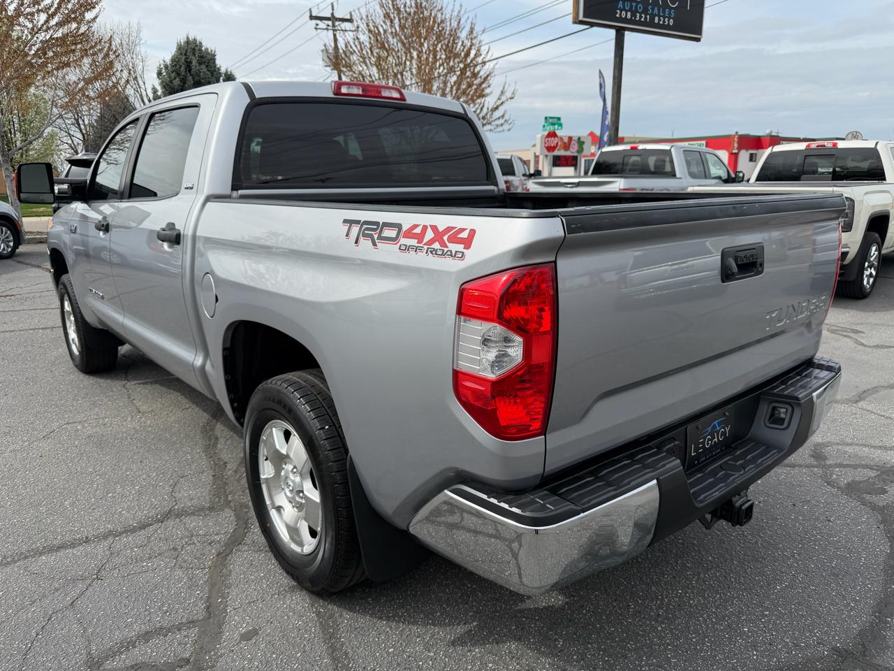 Toyota Tundra SR5 5.7L V8 CrewMax 4WD 2015