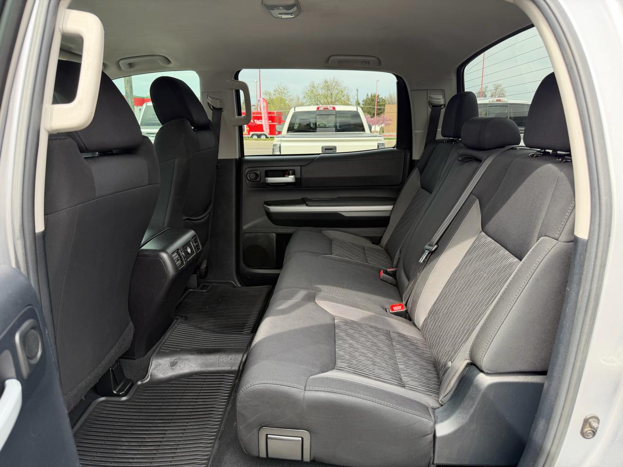 Toyota Tundra SR5 5.7L V8 CrewMax 4WD 2015