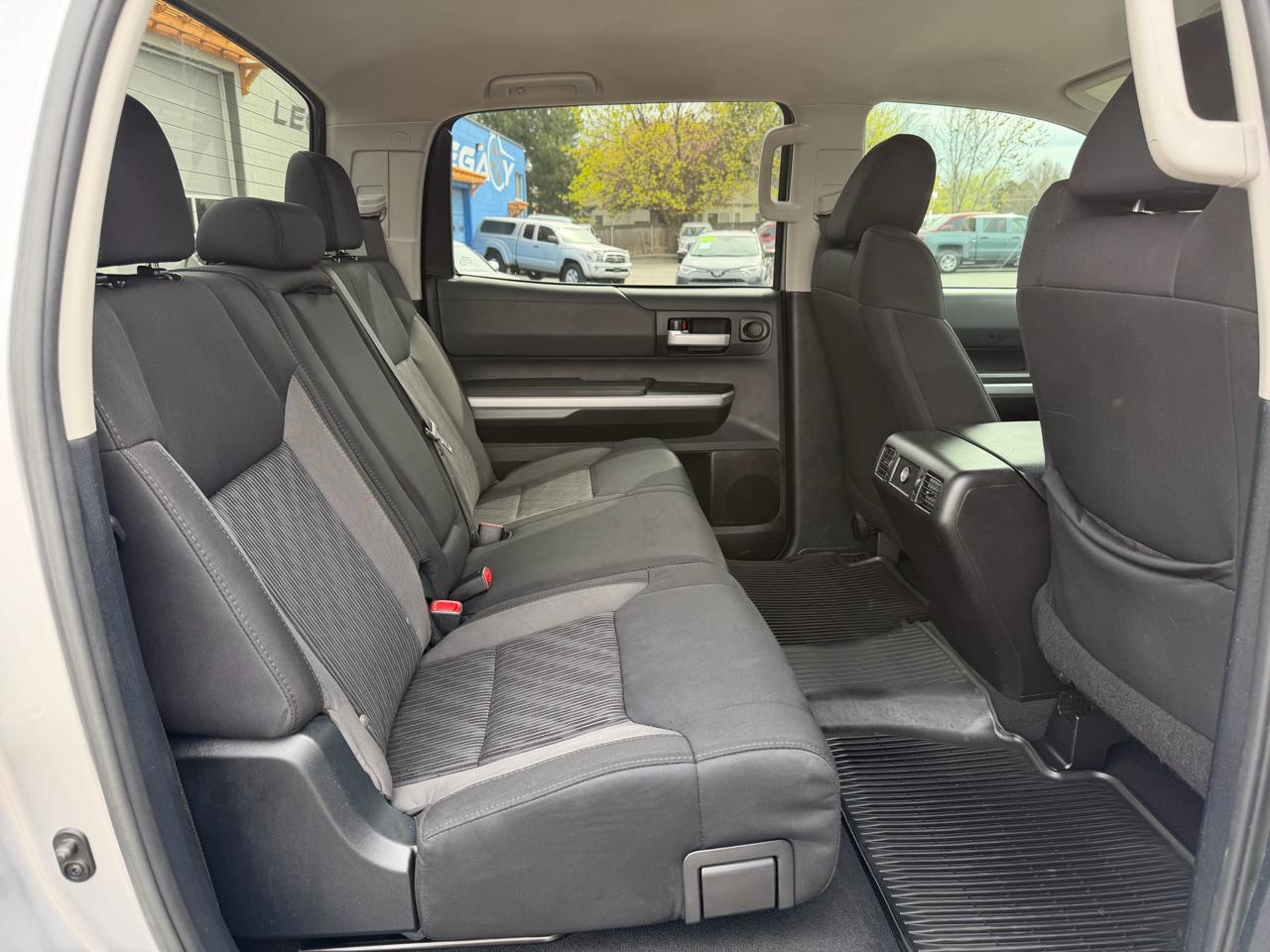 Toyota Tundra SR5 5.7L V8 CrewMax 4WD 2015