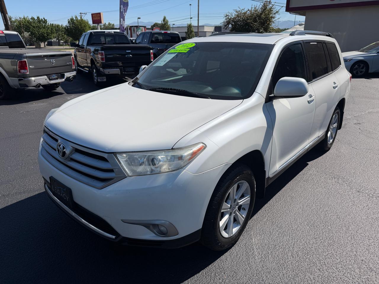 Toyota Highlander Base 4WD 2012