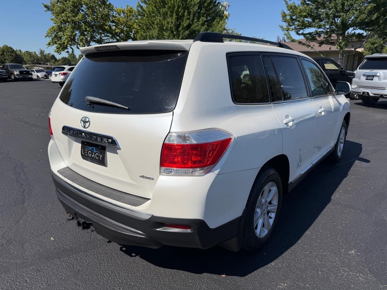 Toyota Highlander Base 4WD 2012