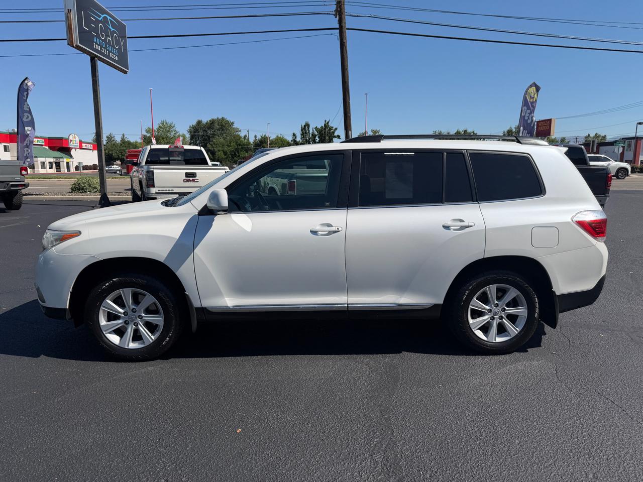 Toyota Highlander Base 4WD 2012