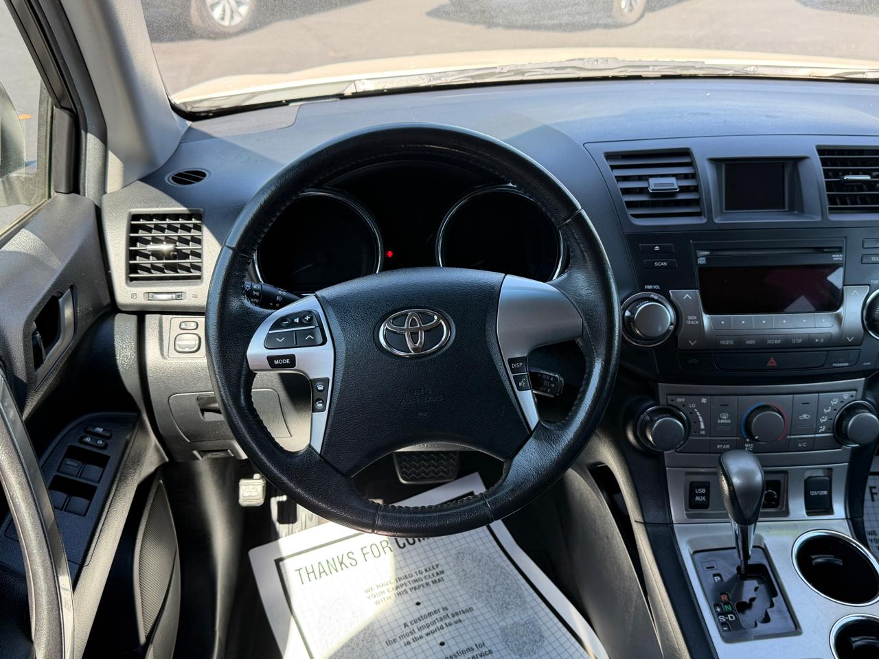 Toyota Highlander Base 4WD 2012