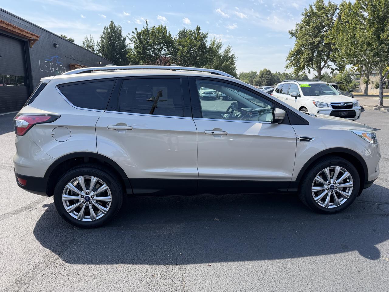Ford Escape Titanium 4WD 2017