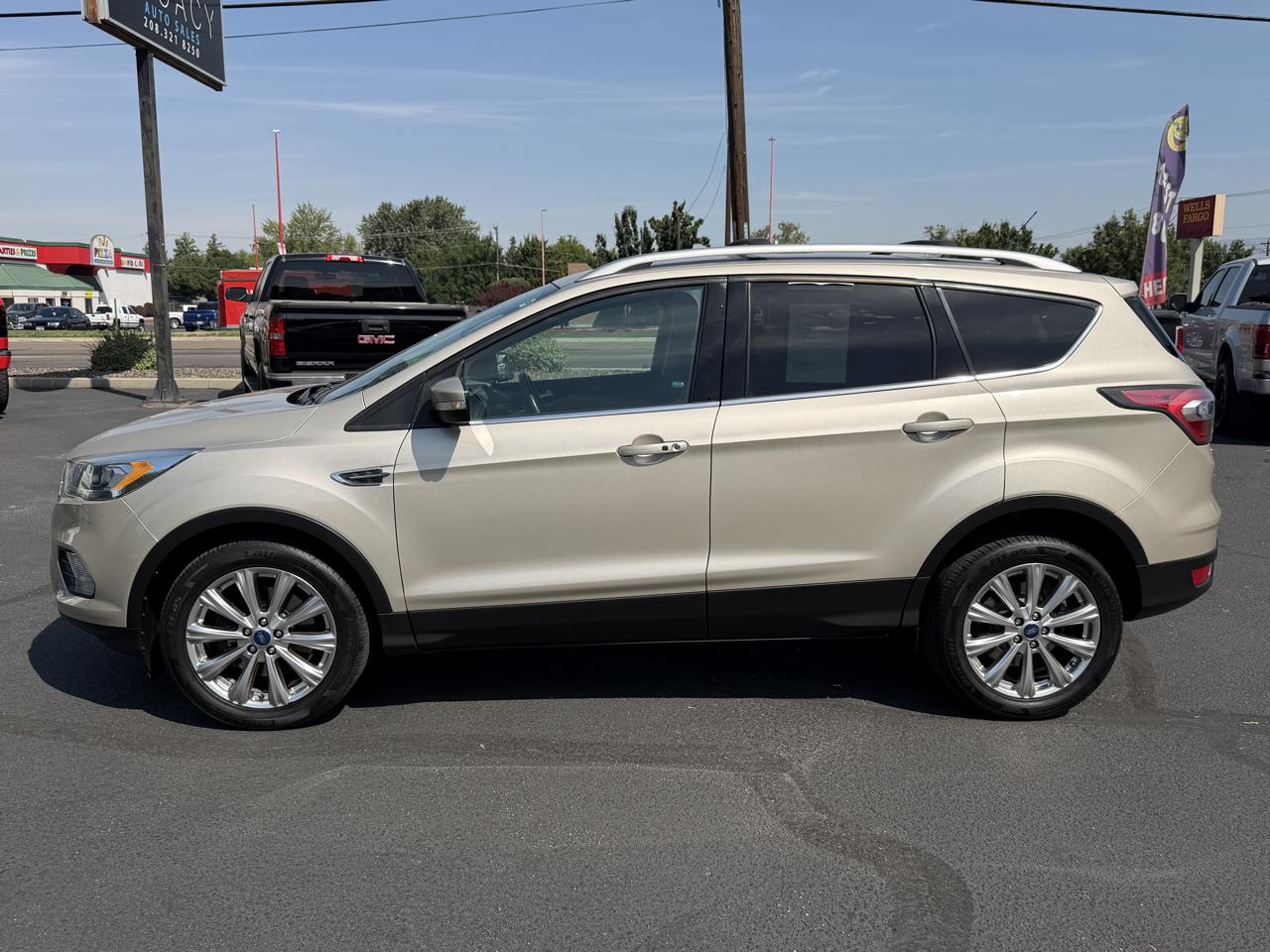 Ford Escape Titanium 4WD 2017