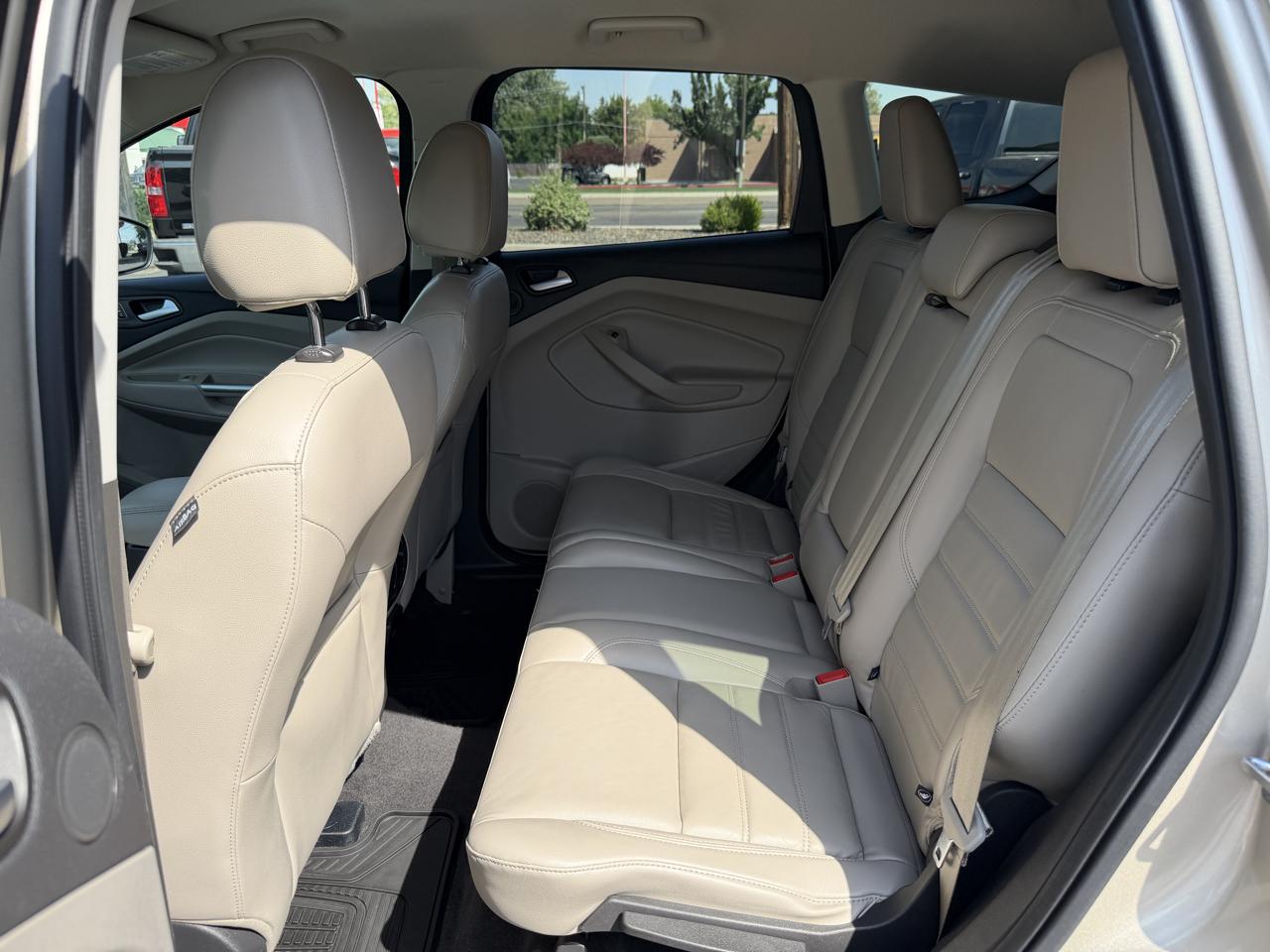 Ford Escape Titanium 4WD 2017