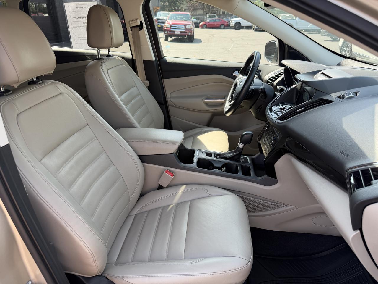 Ford Escape Titanium 4WD 2017