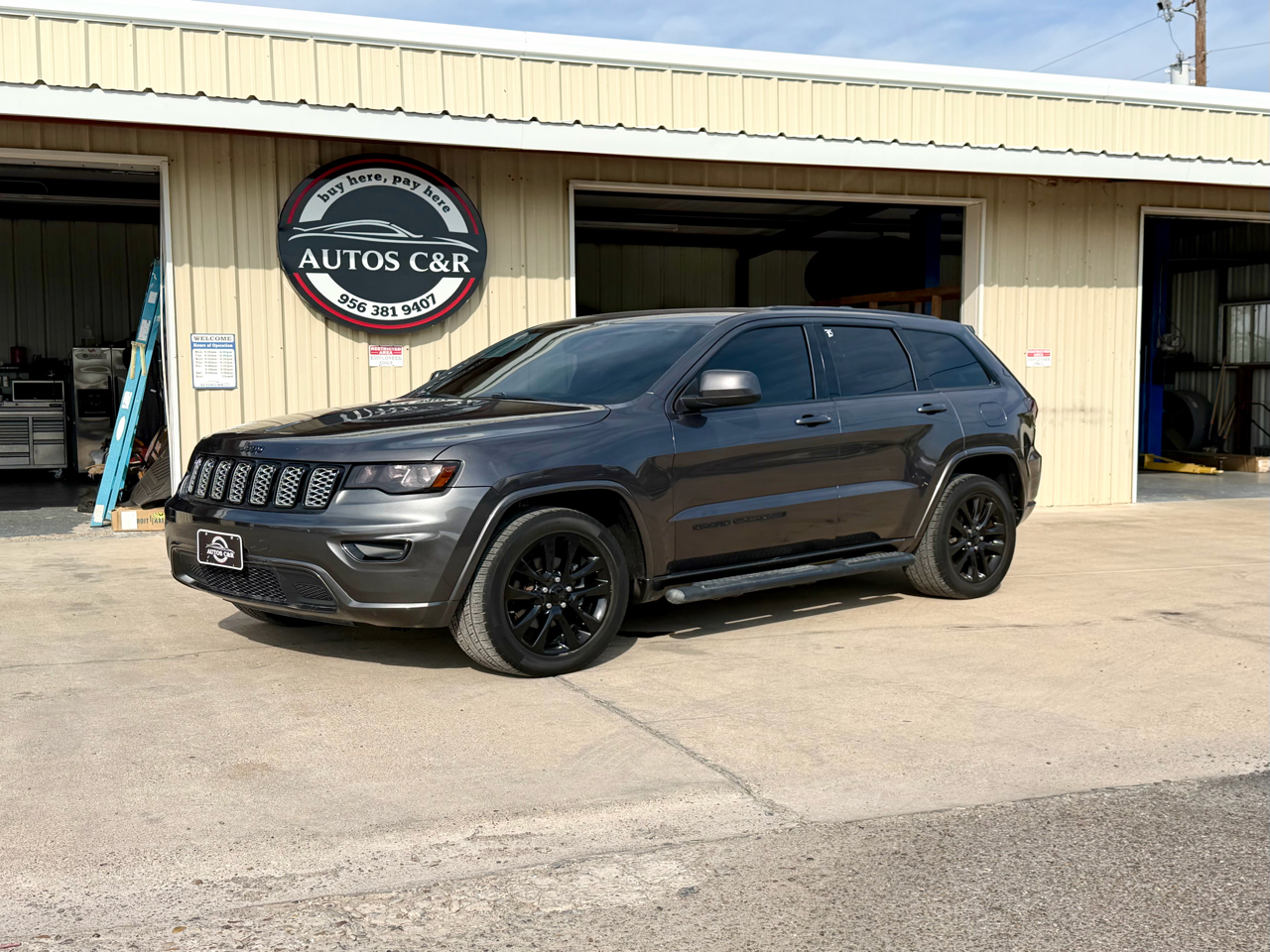 2017 Jeep Grand Cherokee Altitude's photo
