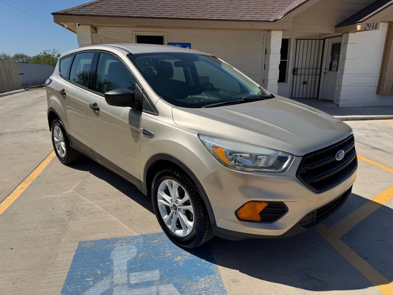 2017 Ford ESCAPE S S