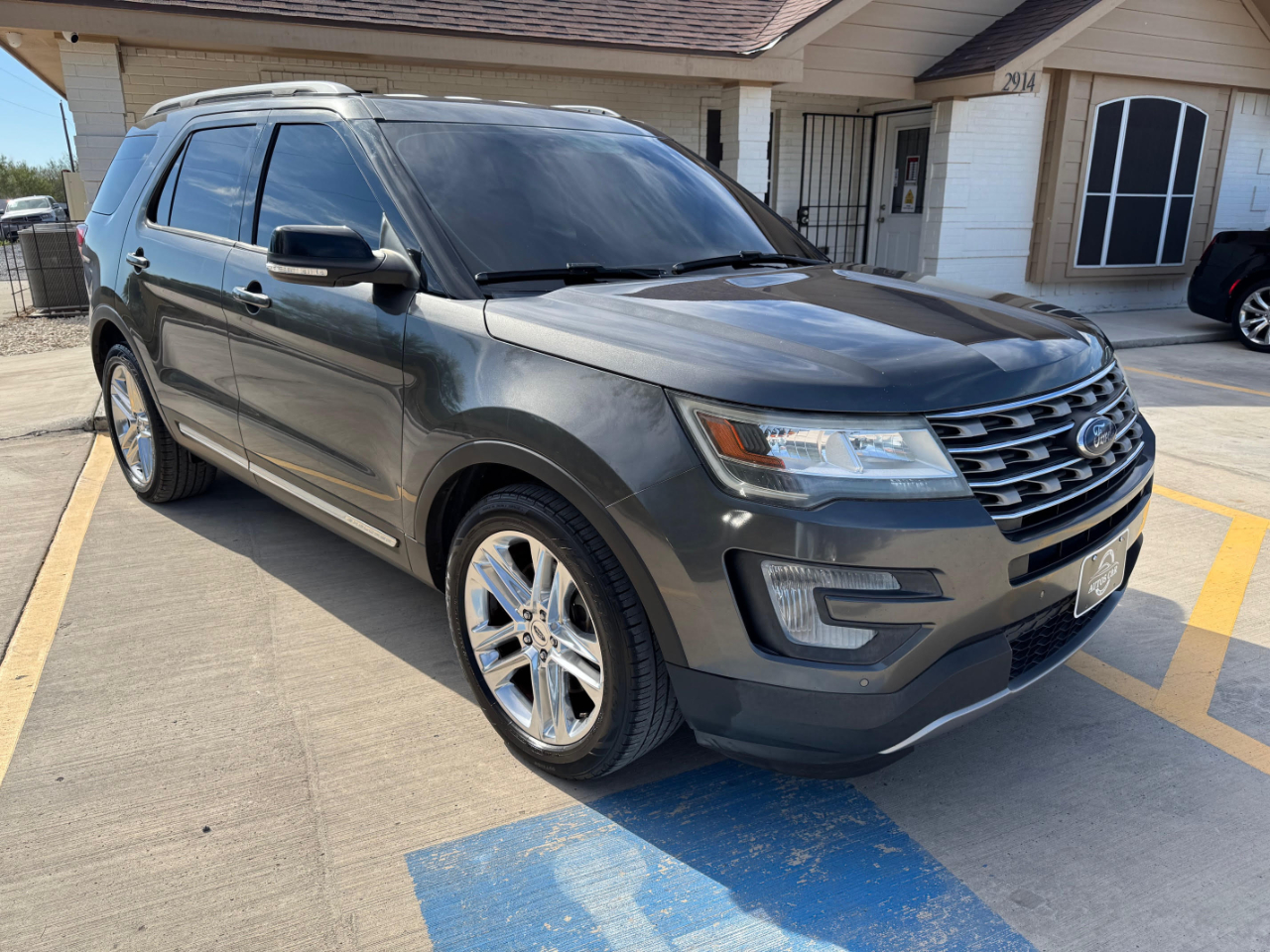 2017 Ford Explorer XLT's photo