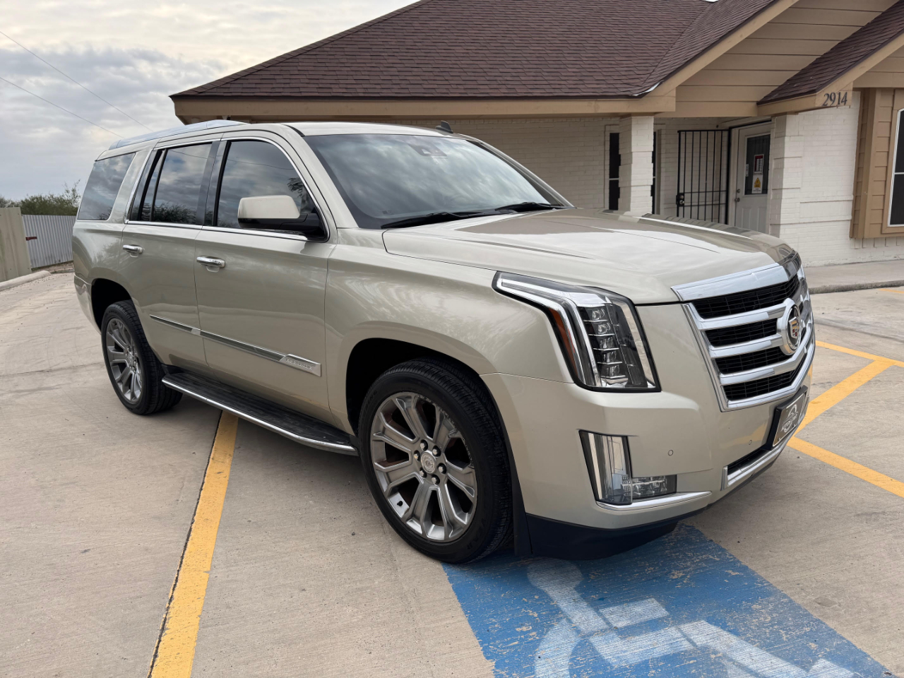 2015 Cadillac Escalade LUXURY