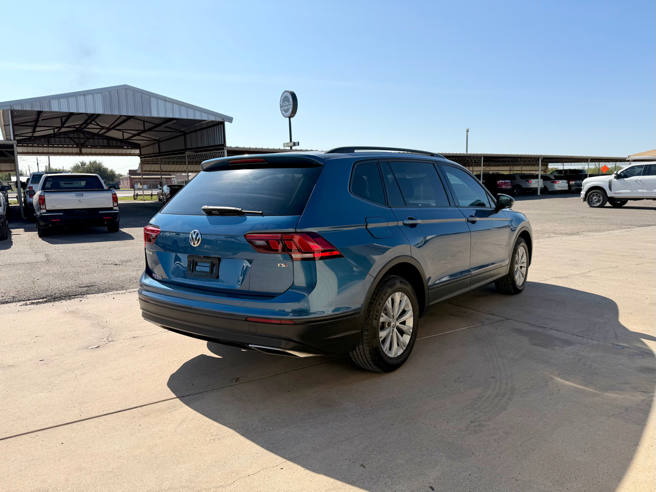 Volkswagen Tiguan S 2018