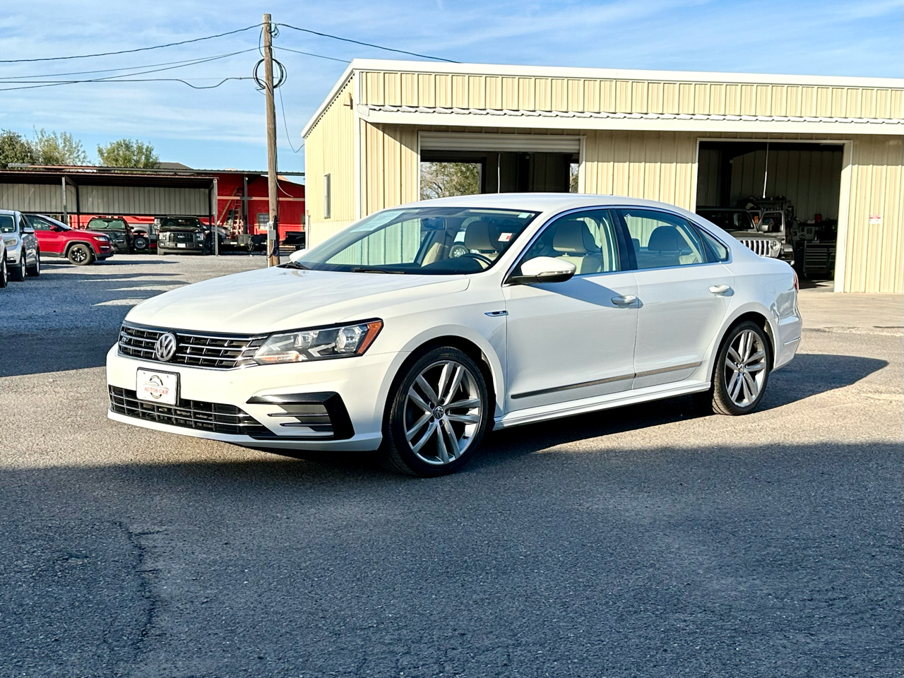 2017 Volkswagen Passat R-Line's photo