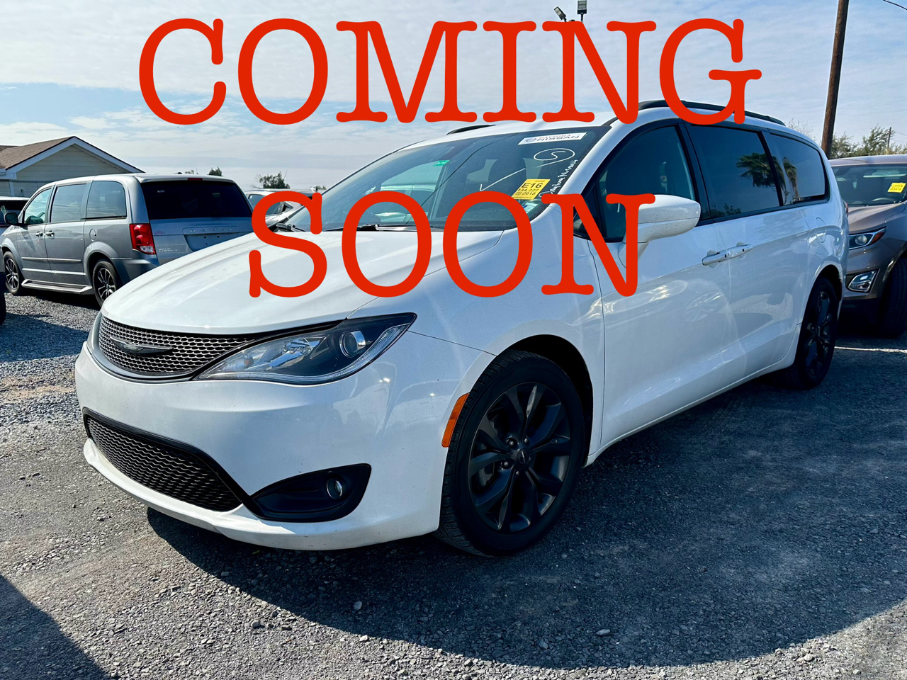 2018 Chrysler Pacifica Touring L's photo