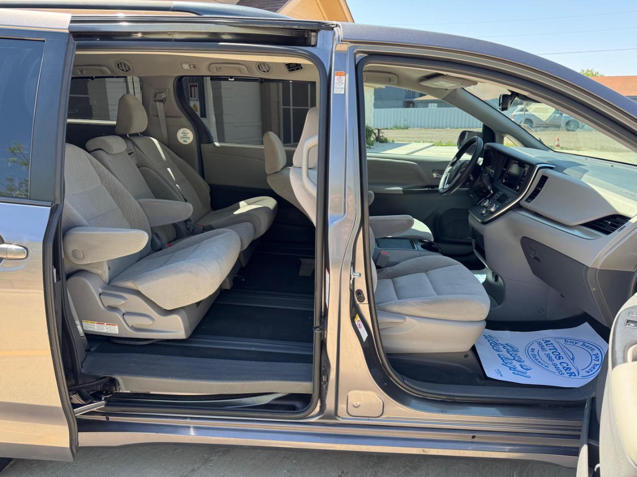 Toyota Sienna LE 2018