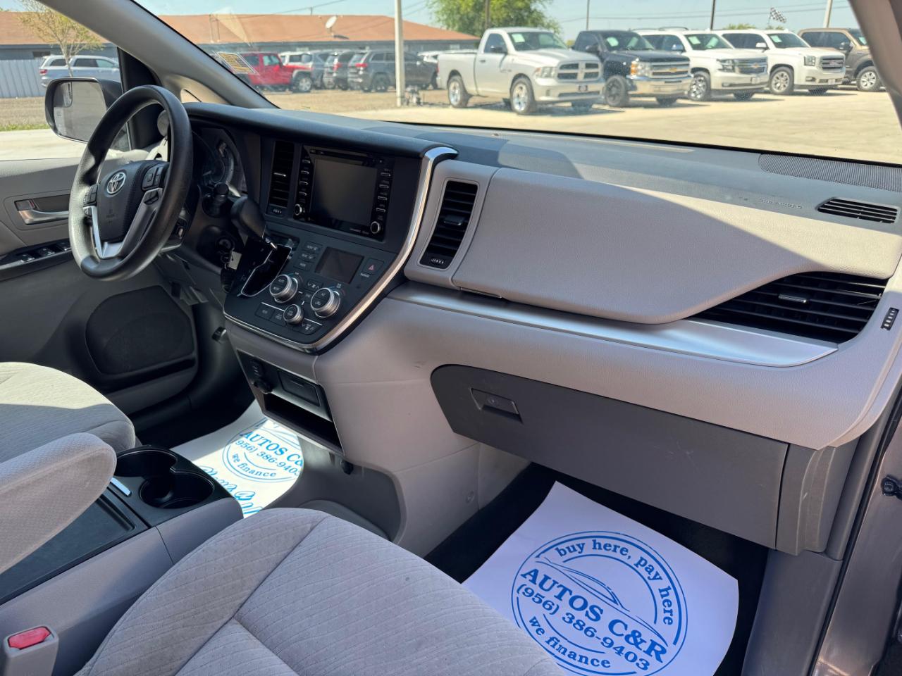 Toyota Sienna LE 2018