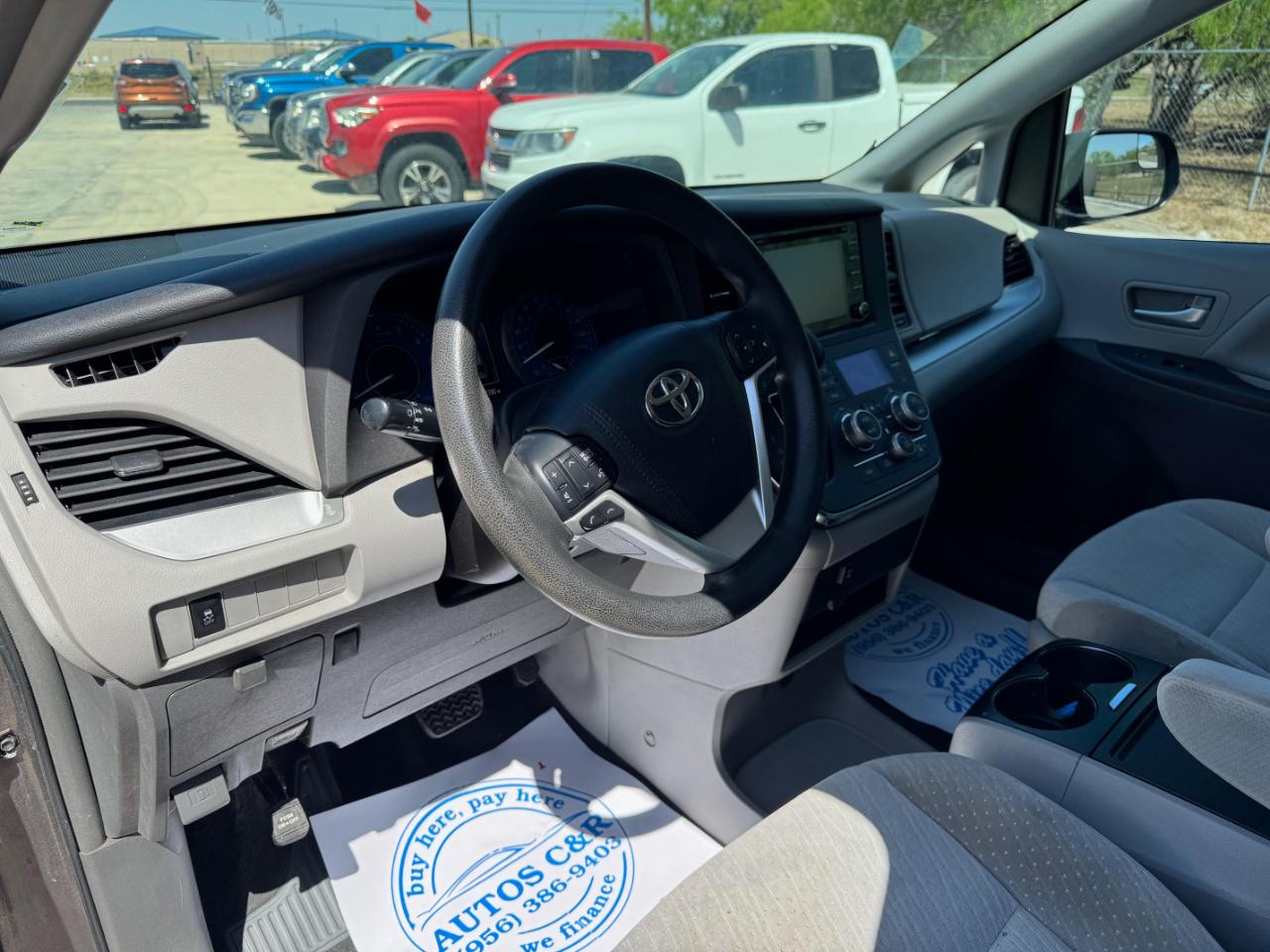 Toyota Sienna LE 2018