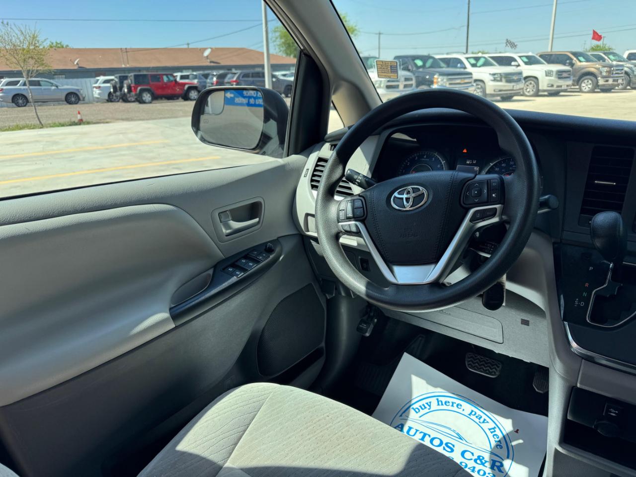 Toyota Sienna LE 2018