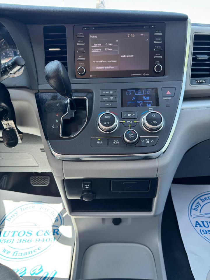 Toyota Sienna LE 2018