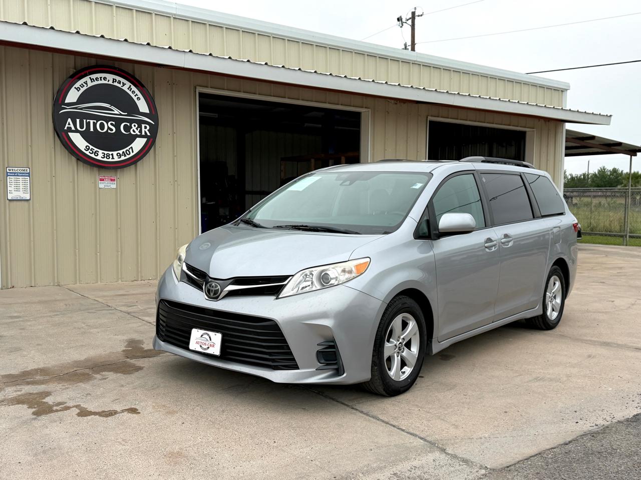 Toyota Sienna LE 2018