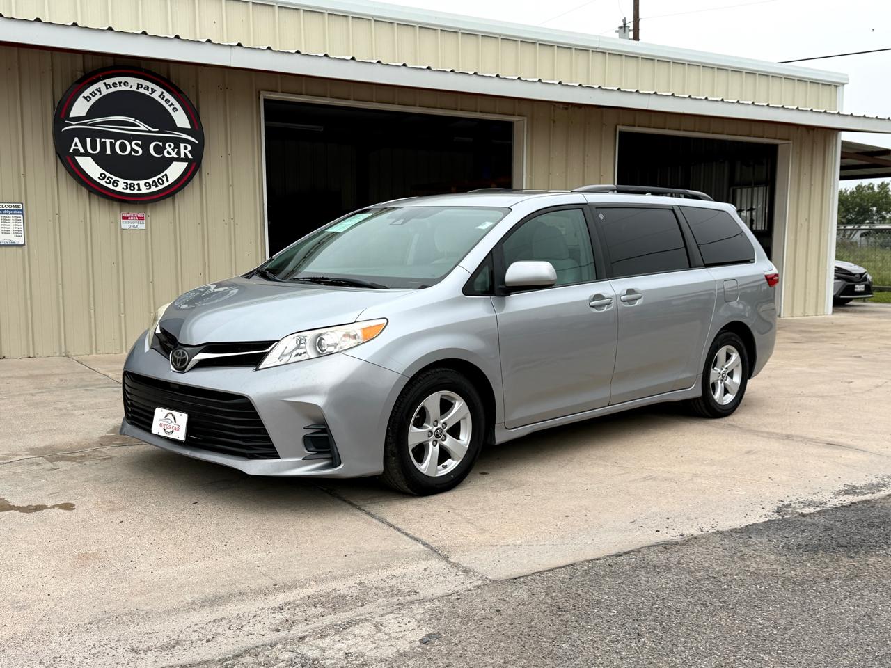 Toyota Sienna LE 2018