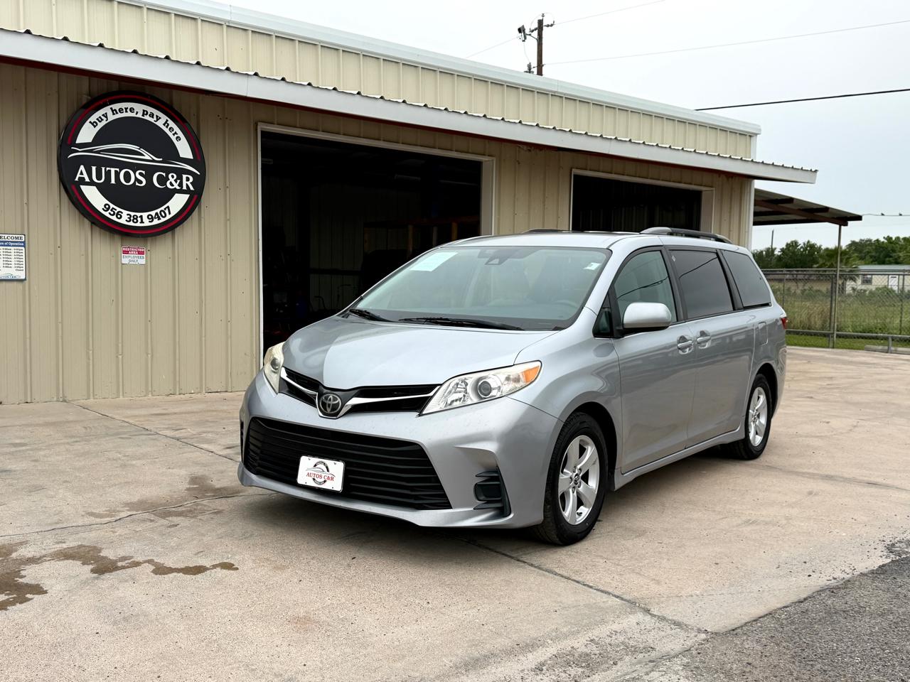 Toyota Sienna LE 2018