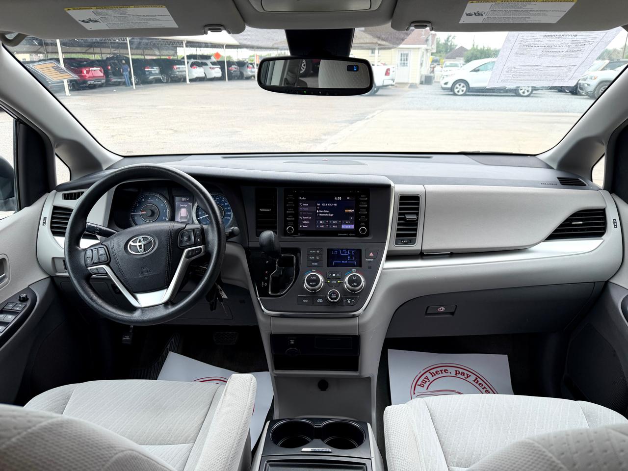 Toyota Sienna LE 2018