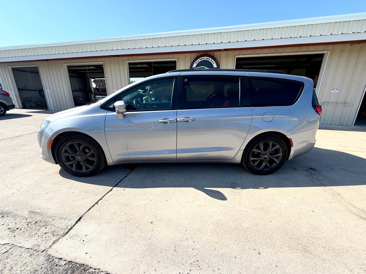 Chrysler Pacifica Limited 2020