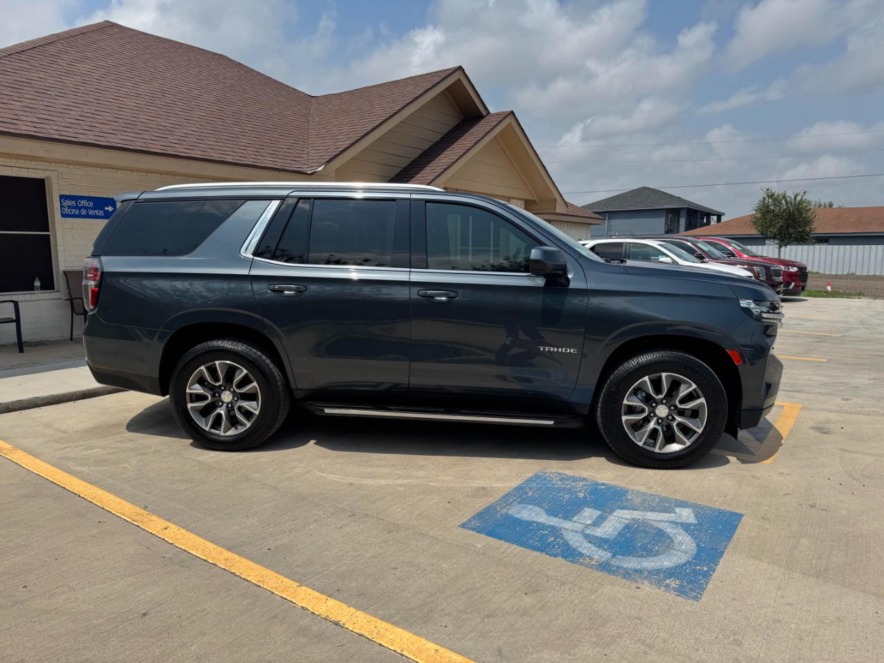 Chevrolet Tahoe  2021