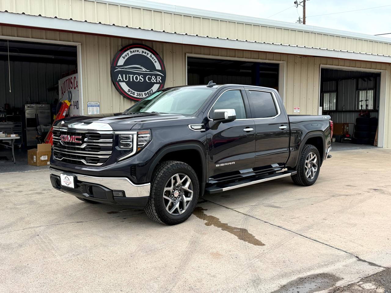 2023 GMC Sierra 4WD Crew Cab Short Box SLT's photo