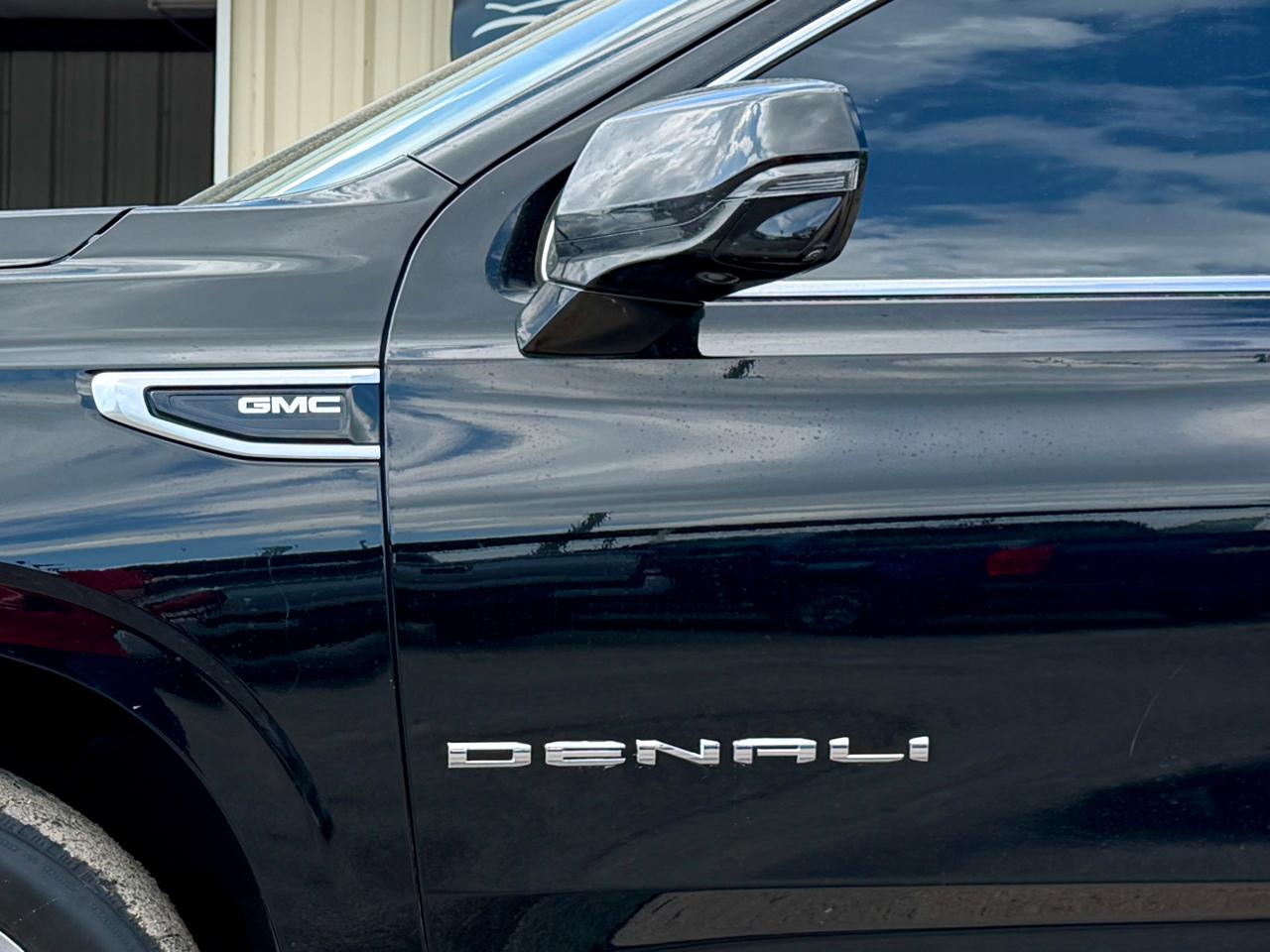 GMC Yukon Denali 2021