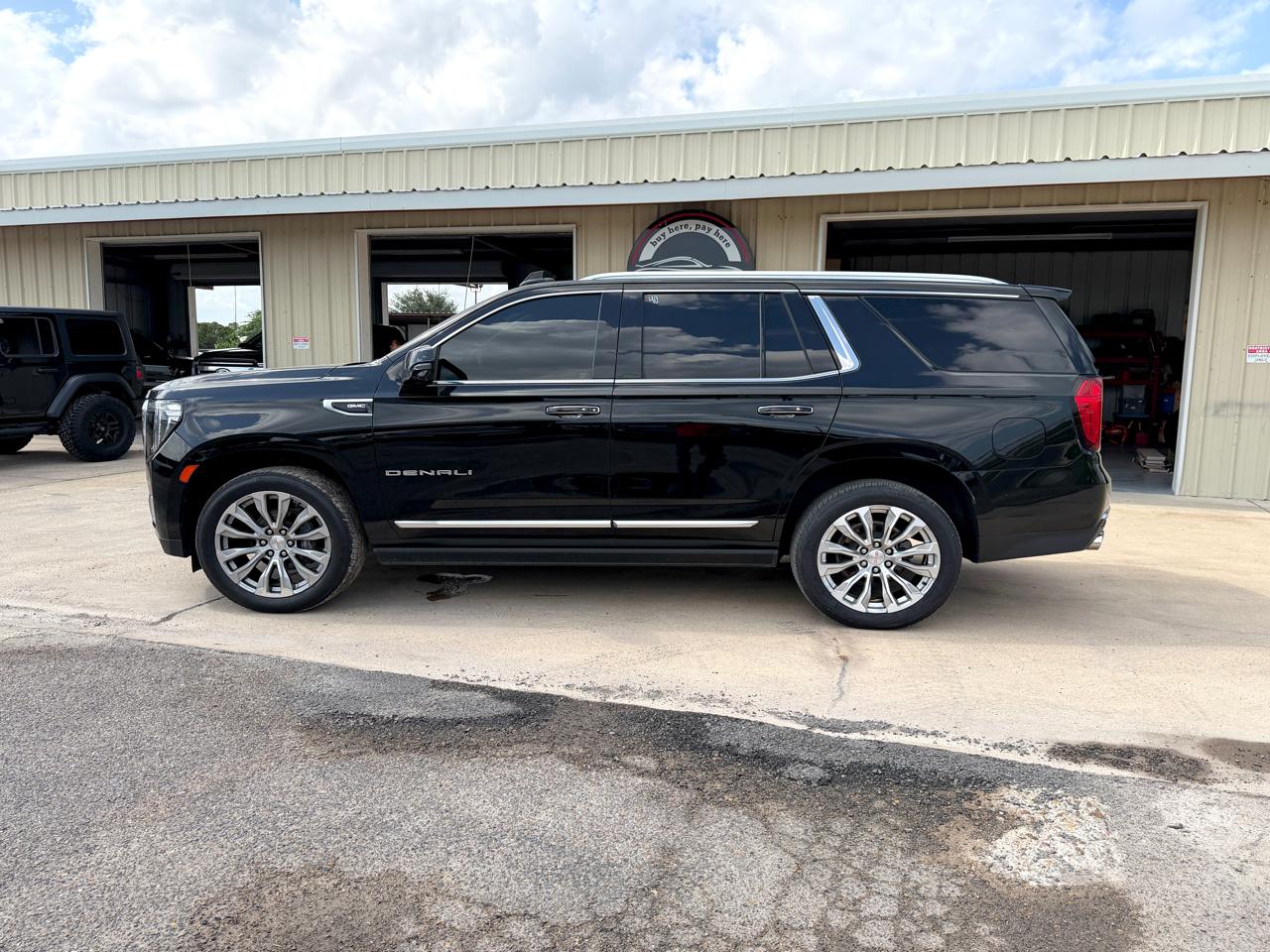 GMC Yukon Denali 2021
