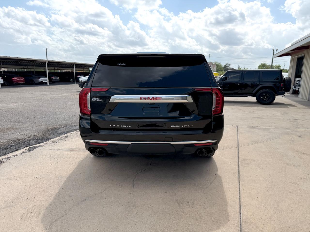 GMC Yukon Denali 2021