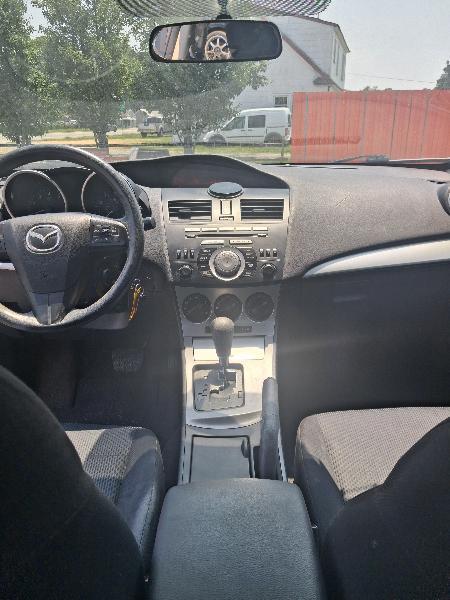 Mazda MAZDA3 i Touring 4-door 2011