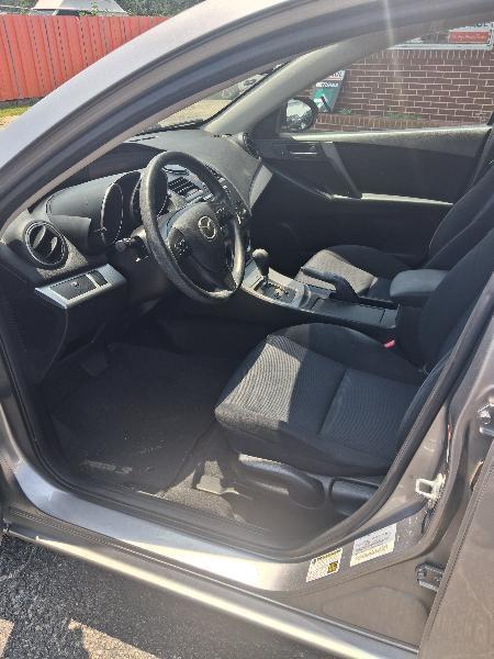 Mazda MAZDA3 i Touring 4-door 2011