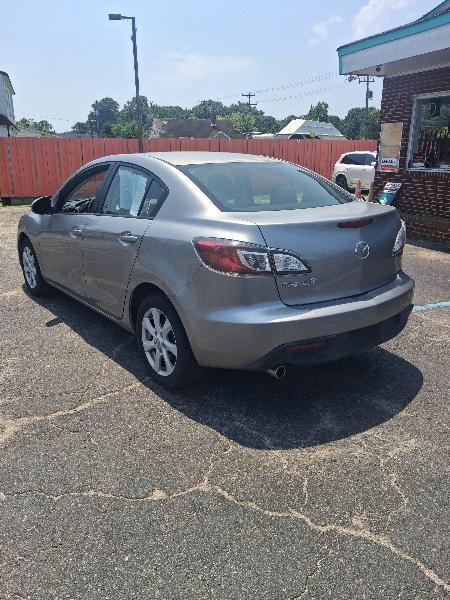 Mazda MAZDA3 i Touring 4-door 2011