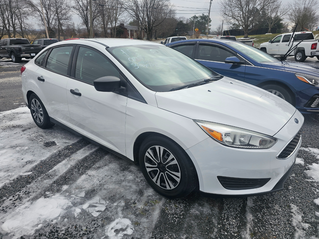 Ford Focus 4dr Sdn S 2015