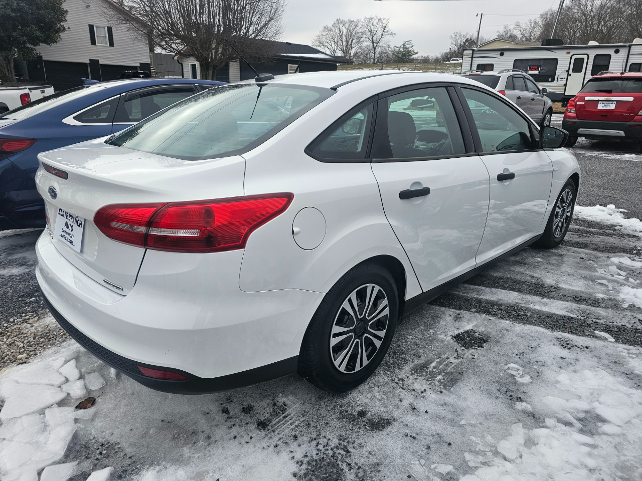 Ford Focus 4dr Sdn S 2015