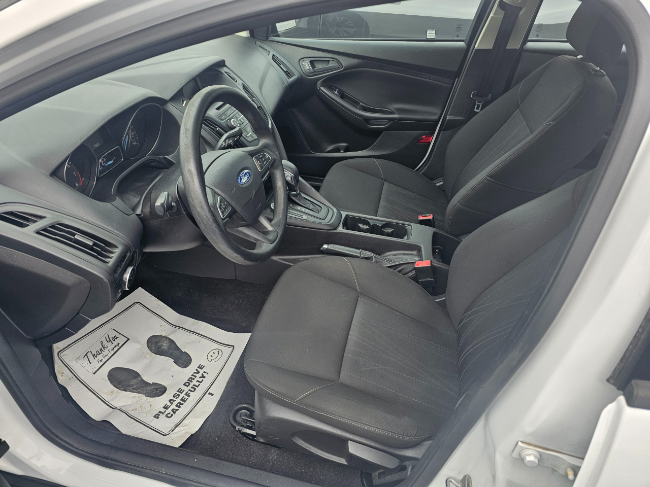 Ford Focus 4dr Sdn S 2015